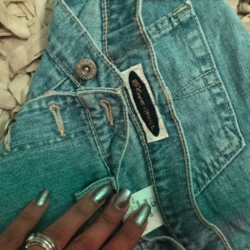 Shorts - Picture 6 of 6